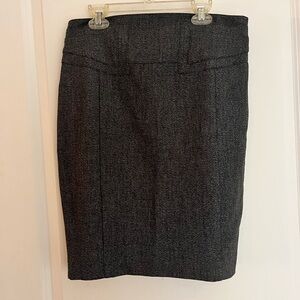 Women’s Express Midi Skirt size 4 ECU!!